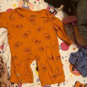 Orange Winnie the Pooh baby boy inside (0-3 months)